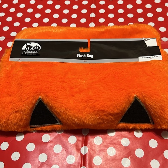 New Seasonal Collection Orange Pumpkin Face Plush Bag 16 x 12 in with Handles - Picture 4 of 5